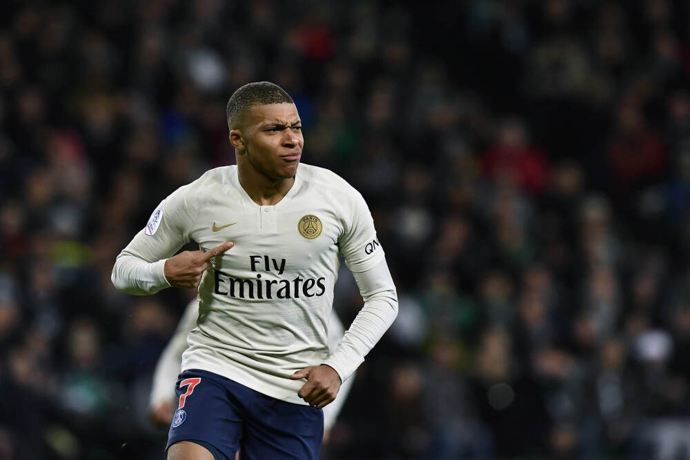 兆易创新：10月31日获融资买入13.06亿元